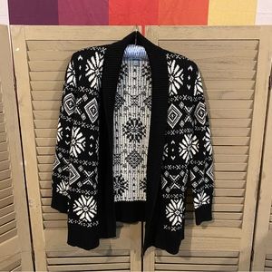 Old Navy Women’s Large (10-12 Regular Standard) Open Cardigan B&W Winter Sweater